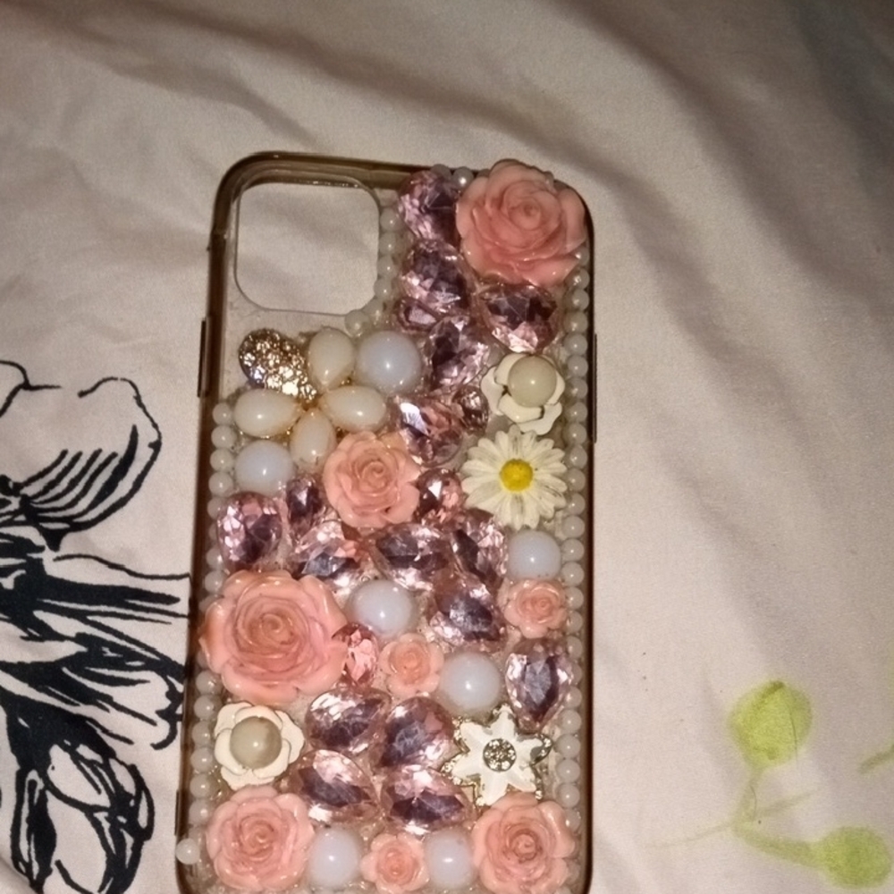 Chic Floral iPhone Case with Pink Roses